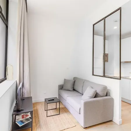 The Babel Community - Bastille Aparthotel