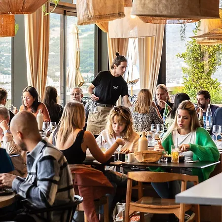 The Babel Community - Bastille Apart-hotel 4*