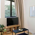 The Babel Community - Bastille Lejlighedshotel 3*