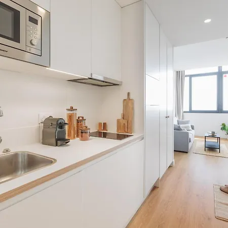 The Babel Community - Bastille Aparthotel *