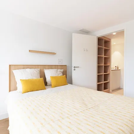 The Babel Community - Bastille Aparthotel