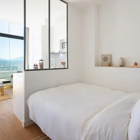 The Babel Community - Bastille Lejlighedshotel